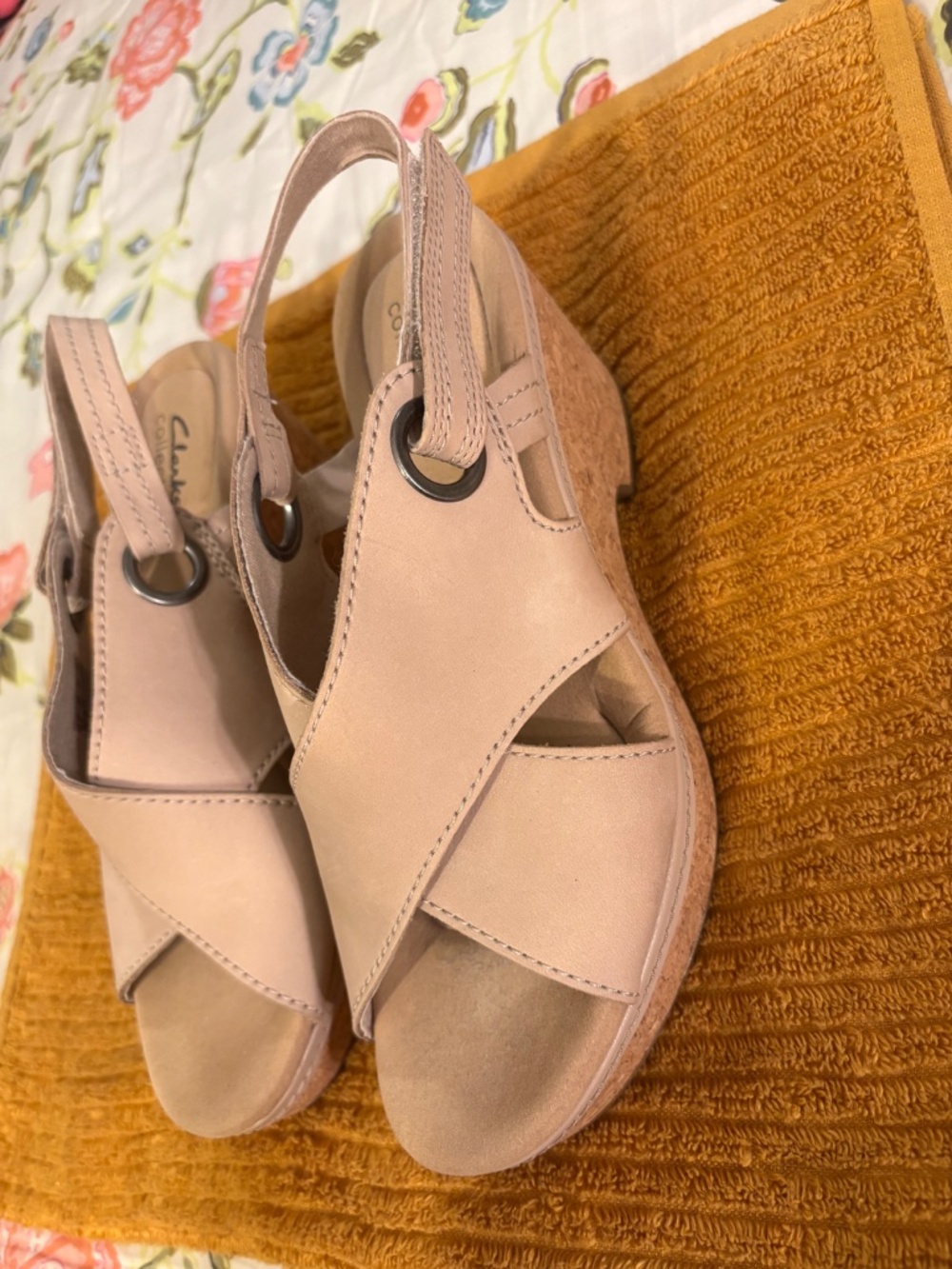 Clark’s Collection Sandals - Picture 2 of 9